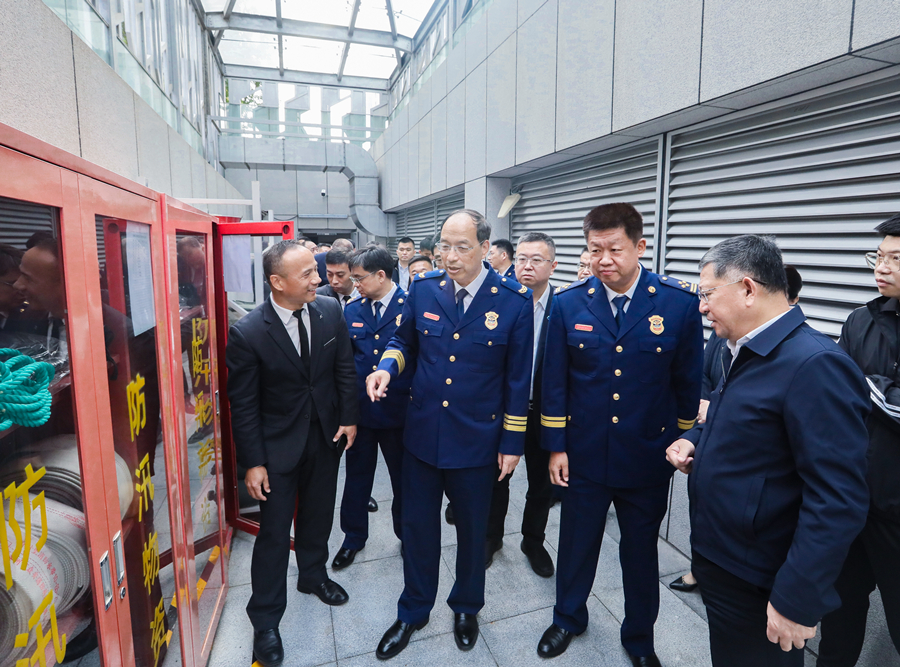 王祥喜會見應急管理系統(tǒng)全國“人民滿意的公務員”和“人民滿意的公務員集體”代表